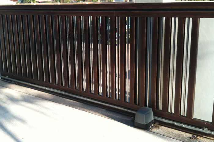 Installing auto gate system benefits – contractor and services